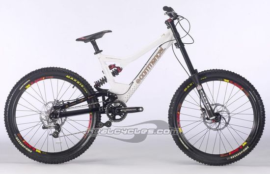 Supreme DH Team - Commencal